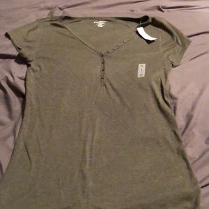 Women’s Old navy Henley t-shirt